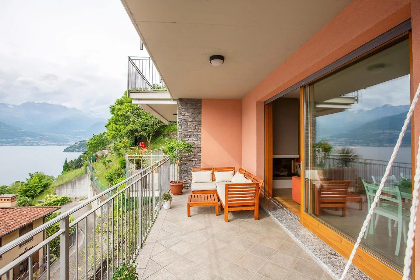 Lägenhet La Breva - Terrazzo Panoramico Vista Lago Di Como Dorio Italien